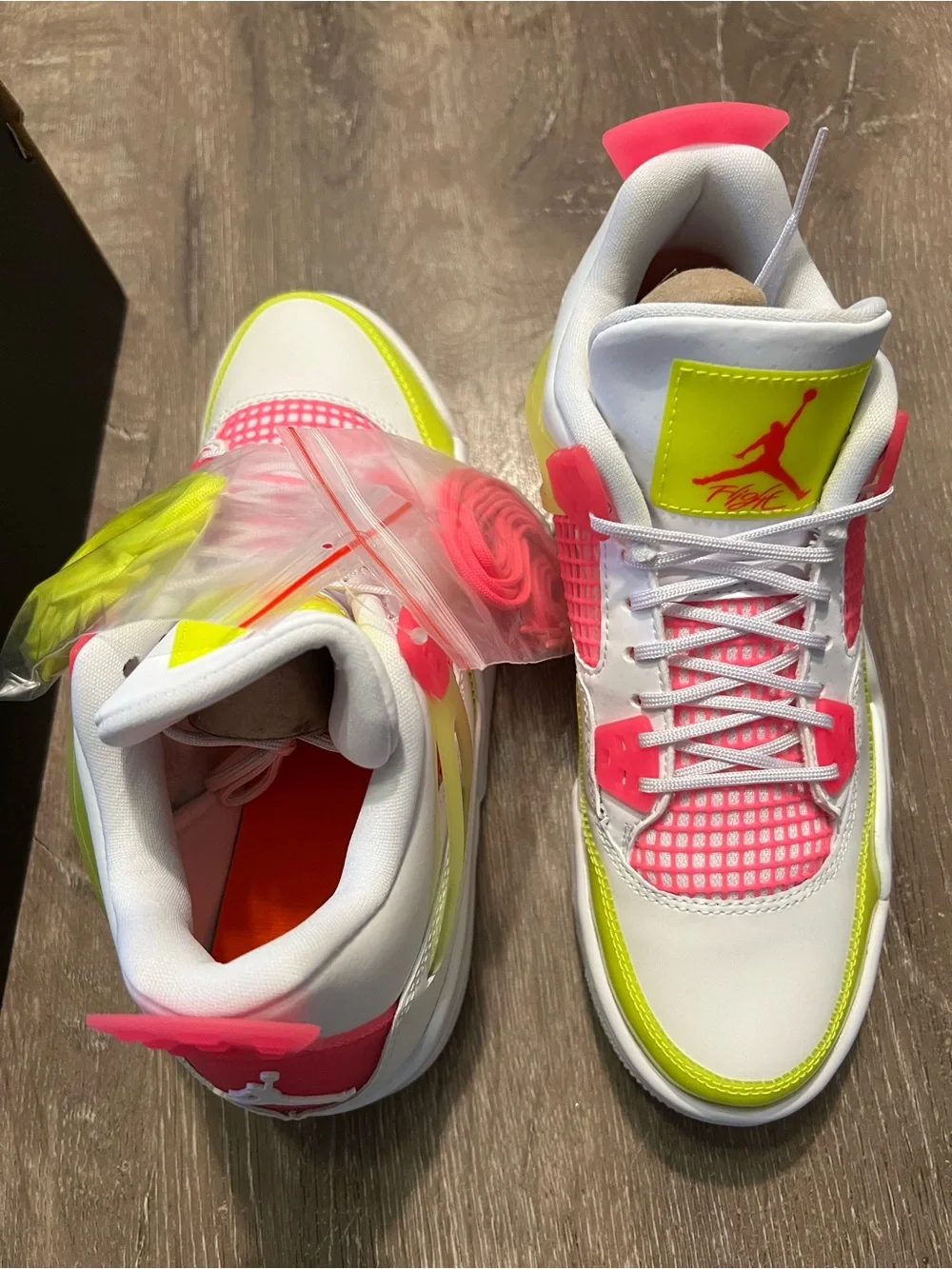Jordan Air Jordan 4 Retro SE White Lemon Venom Box Label